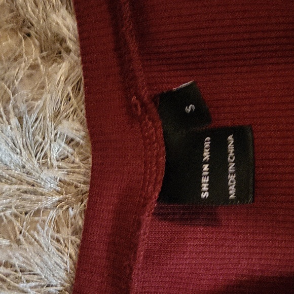 SHEIN Burgundy Cardigan and Black Camisole Set - Picture 4 of 4